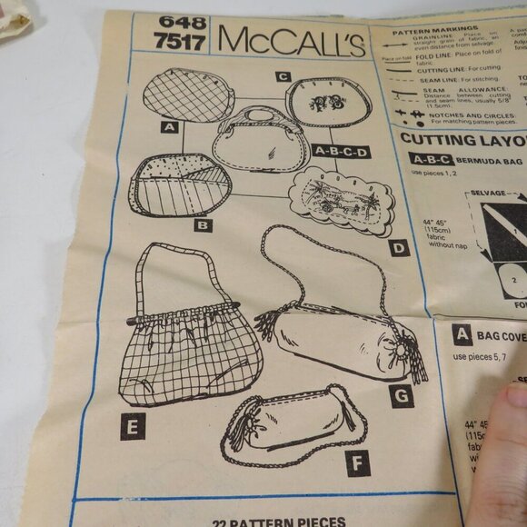 McCalls 7517 Sewing Pattern : Purses - Picture 3 of 6